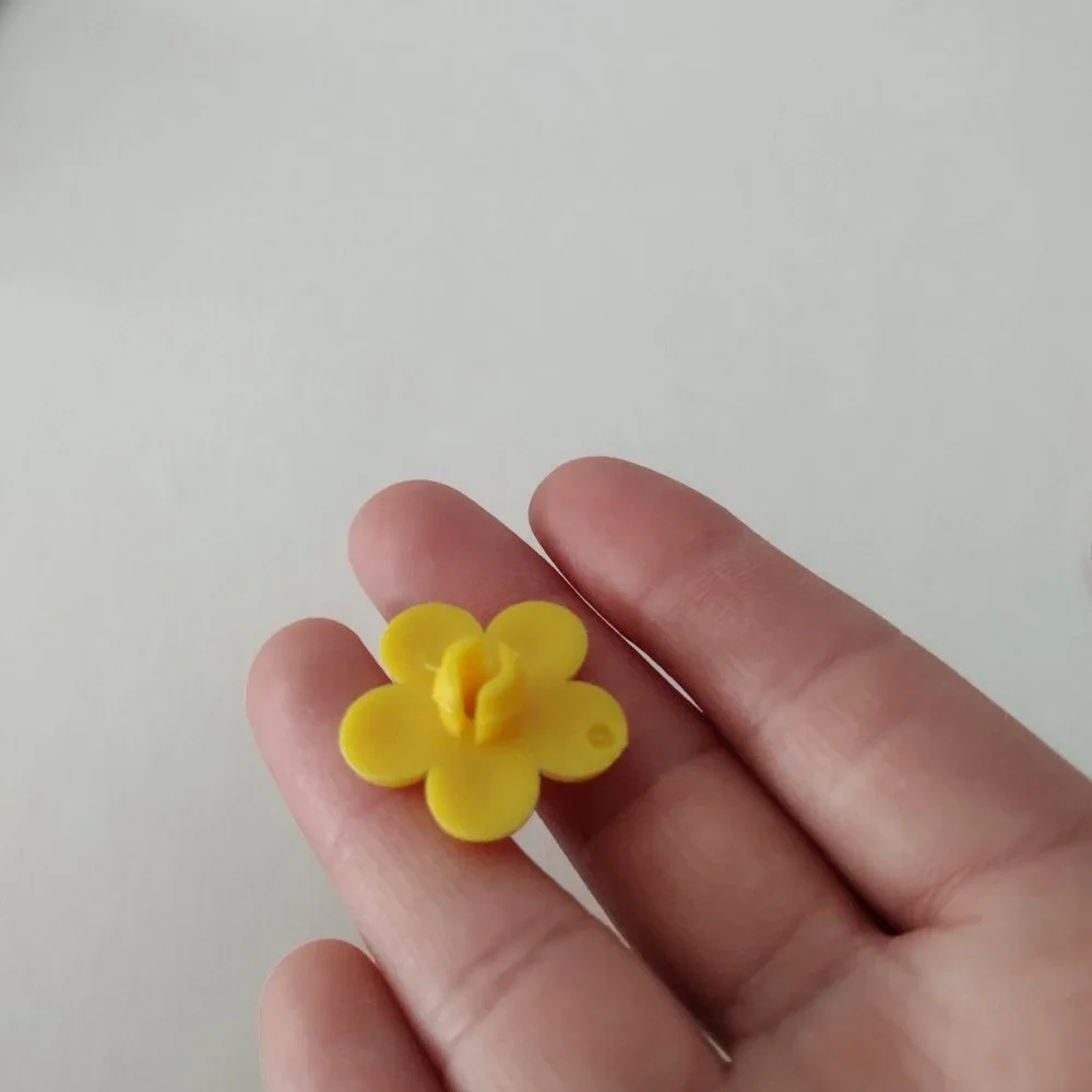 Perky Pet 2 Packs of 9 Count Yellow Replacement Flowers for Feeders
